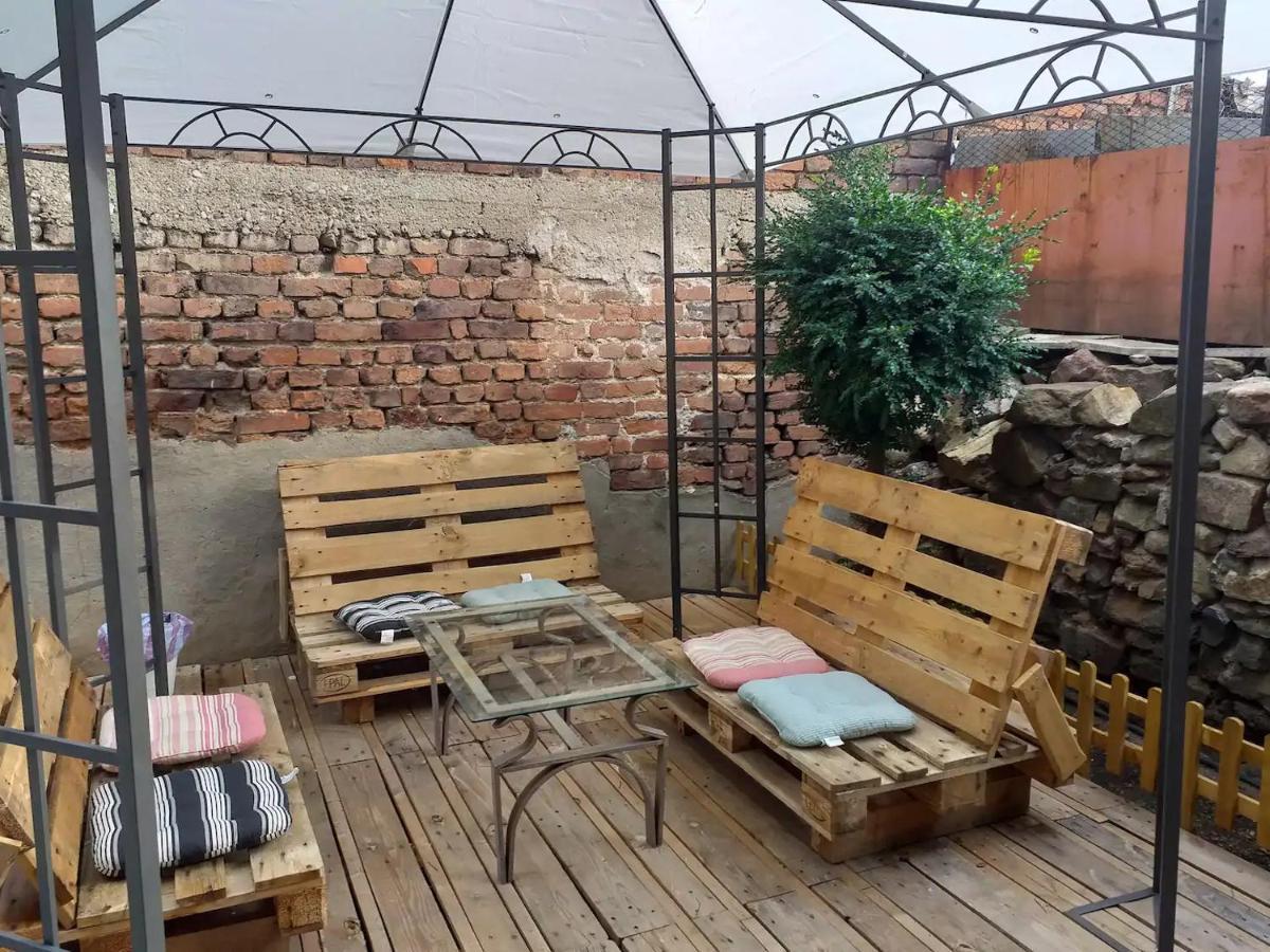 Entire Central House With Guest & Garden Hébergement de vacances *