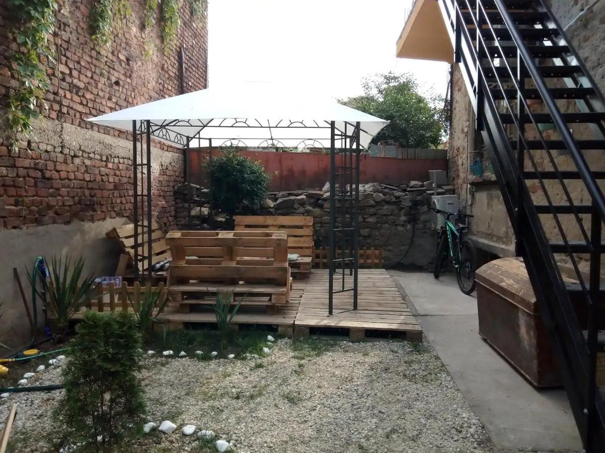 Dom wakacyjny Entire Central House With Guest & Garden *